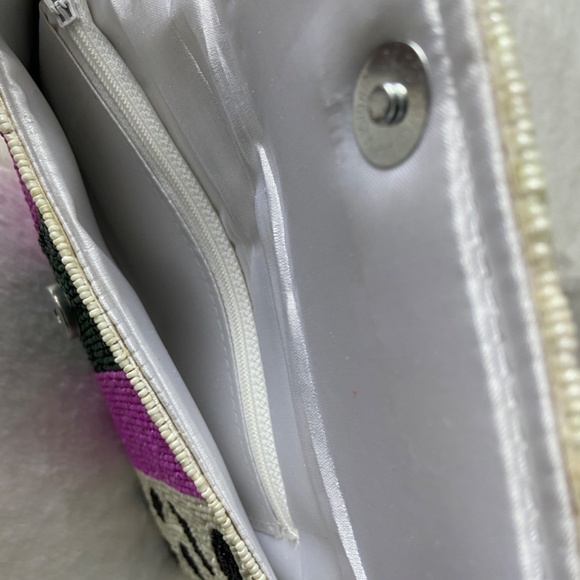 New! Beautiful handmade fully beaded clutch - Picture 4 of 6